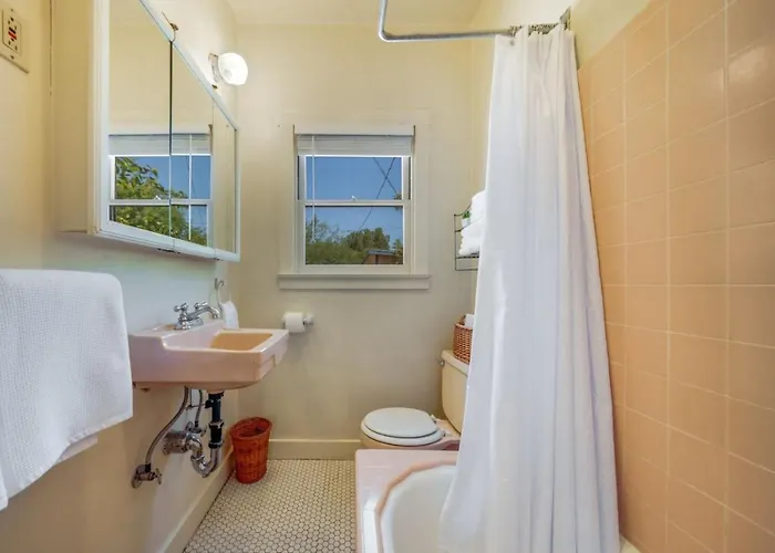 Close To U Of A, 1 Bedroom 1 Ba, Sam Hughes, Patio